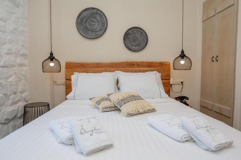 Ampelos  Inn image