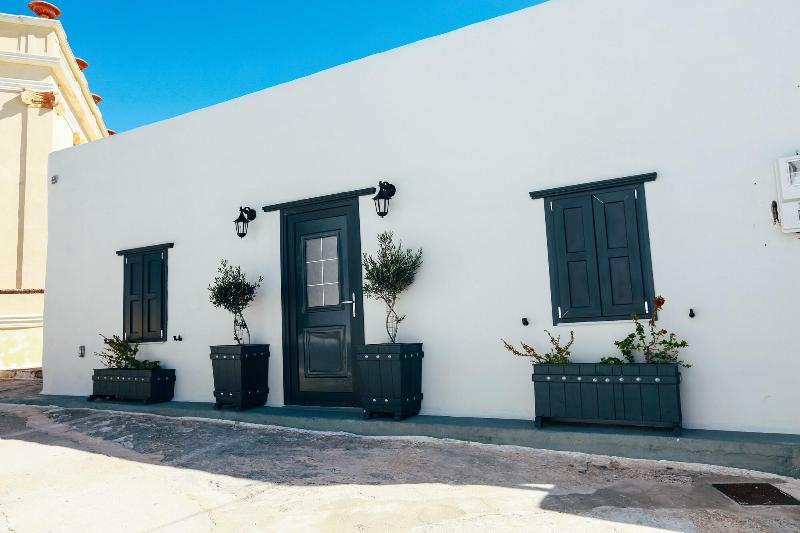 Santorini Dreams Villas image