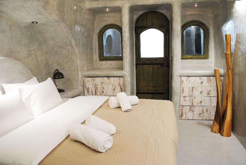 Santorini Dreams Villas gallery photo 23