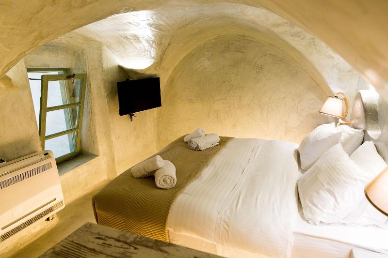 Santorini Dreams Villas image