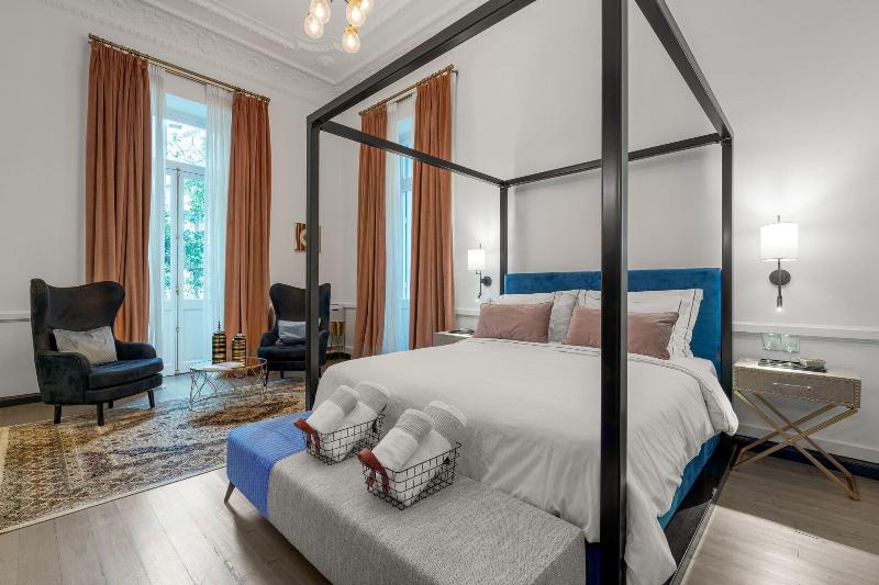 2mazi Suites