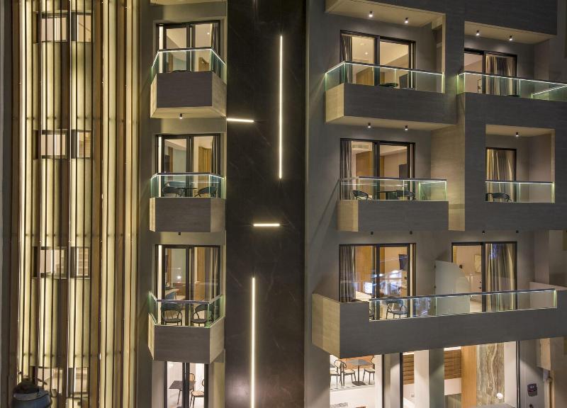 M City Hotel image