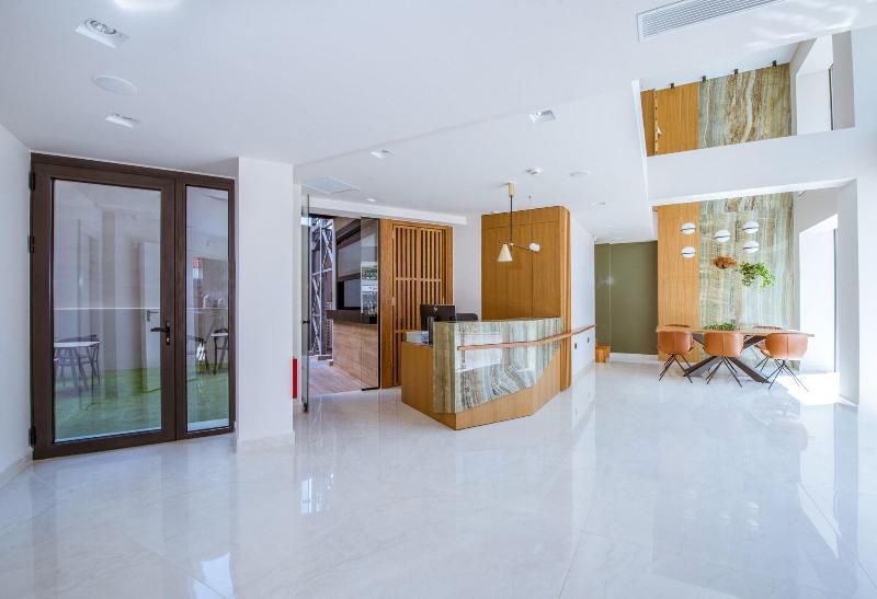 M City Hotel image