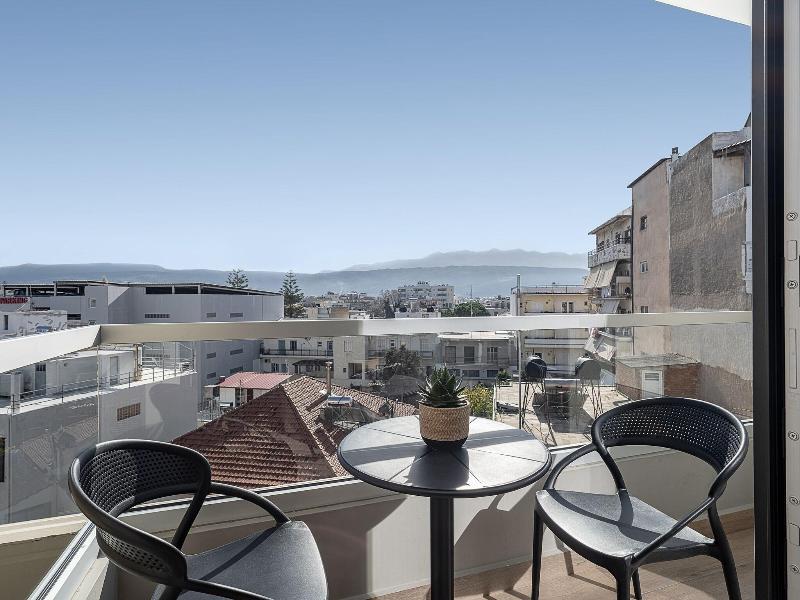 M City Hotel image