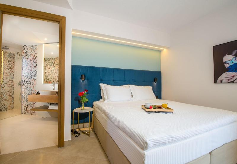 M City Hotel image