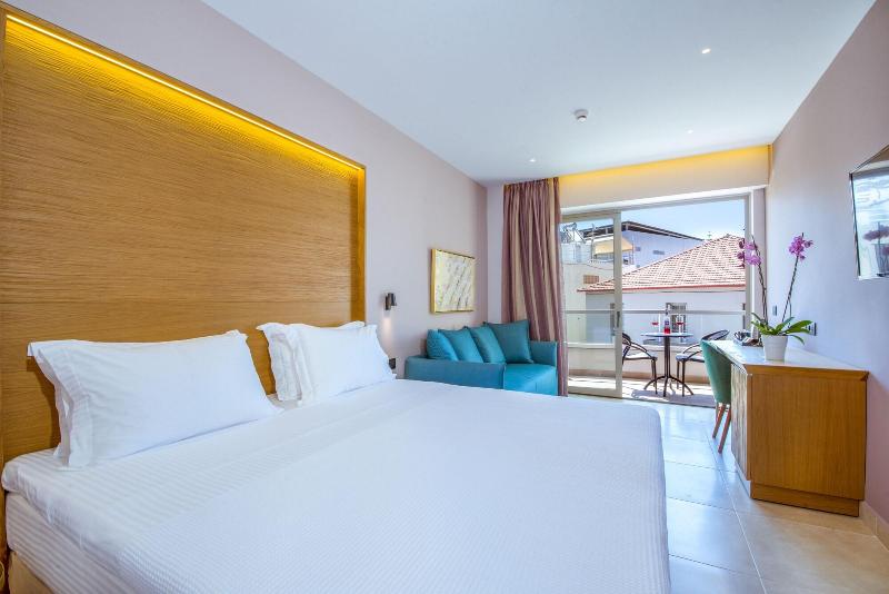 M City Hotel image