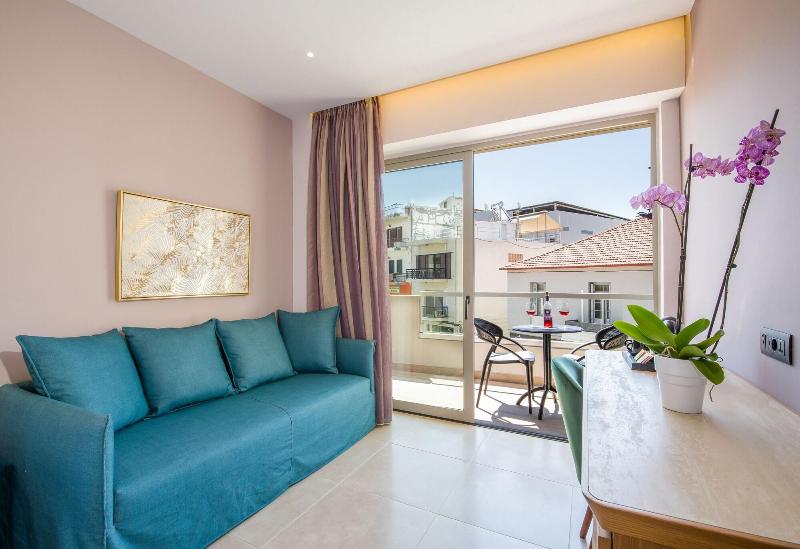 M City Hotel image