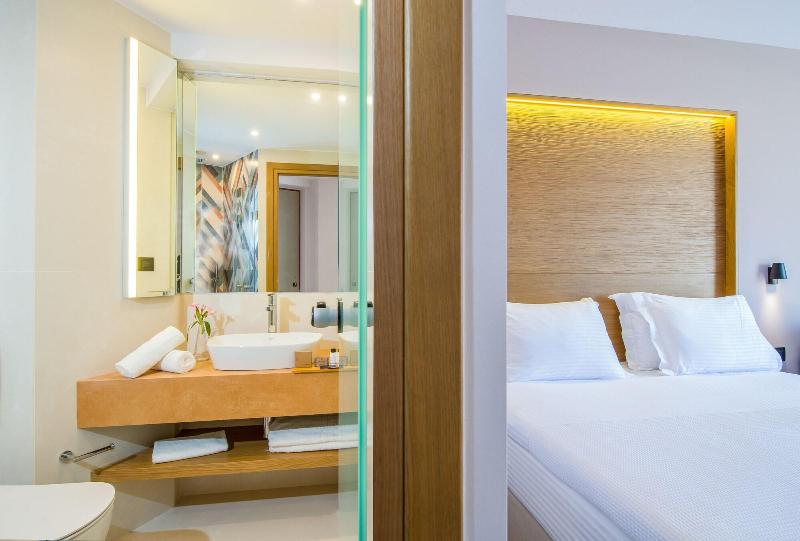 M City Hotel image