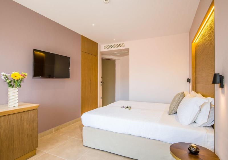 M City Hotel image