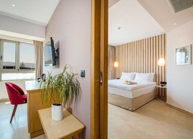 M City Hotel image