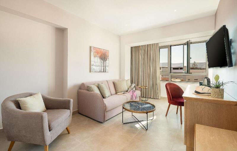 M City Hotel image