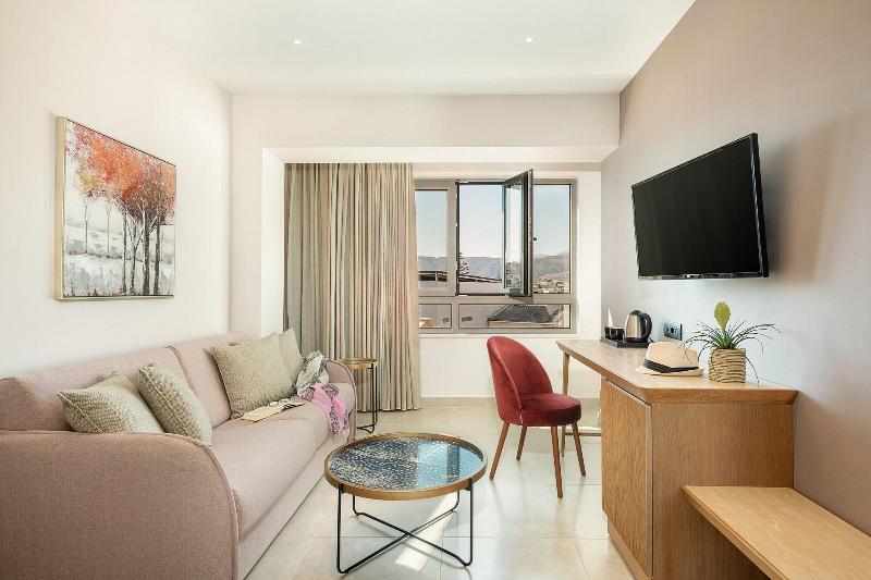 M City Hotel image