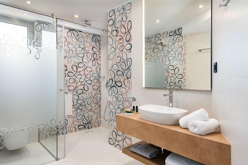 M City Hotel image
