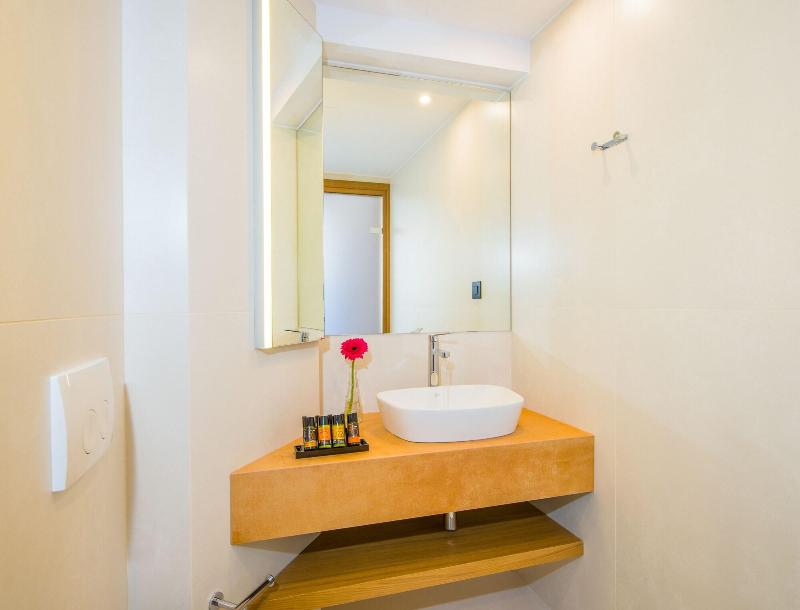 M City Hotel image