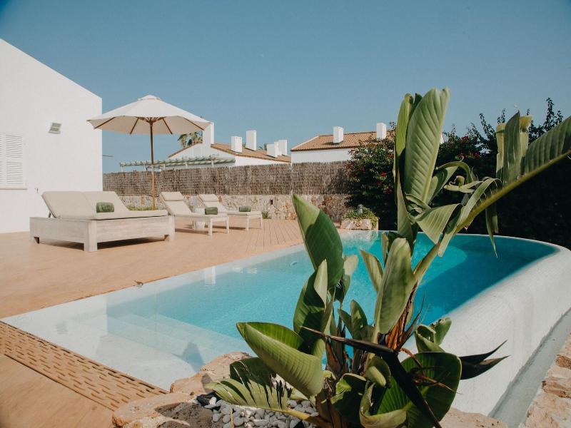 Lago Resort Menorca - Villas & Bungalows Del Lago image
