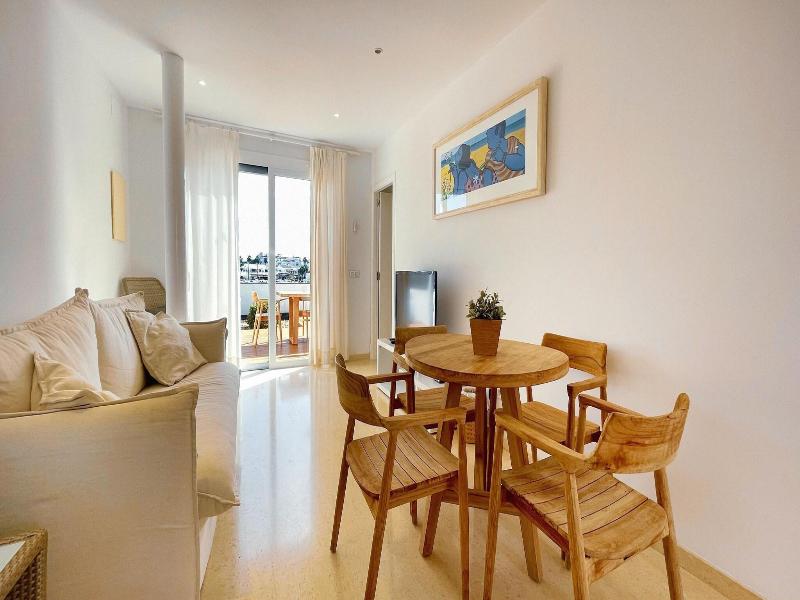Lago Resort Menorca - Villas & Bungalows Del Lago image