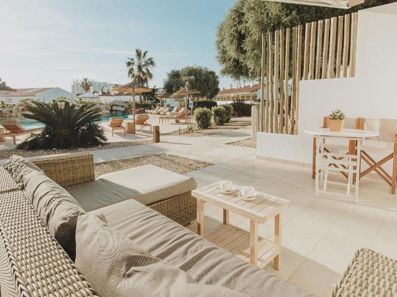 Lago Resort Menorca - Villas & Bungalows Del Lago image