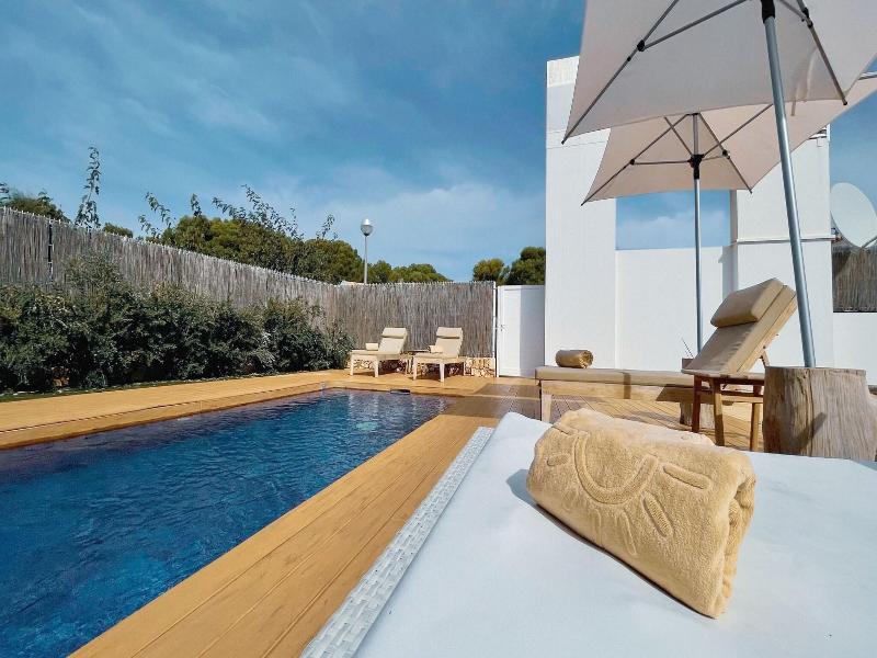 Lago Resort Menorca - Villas & Bungalows Del Lago image