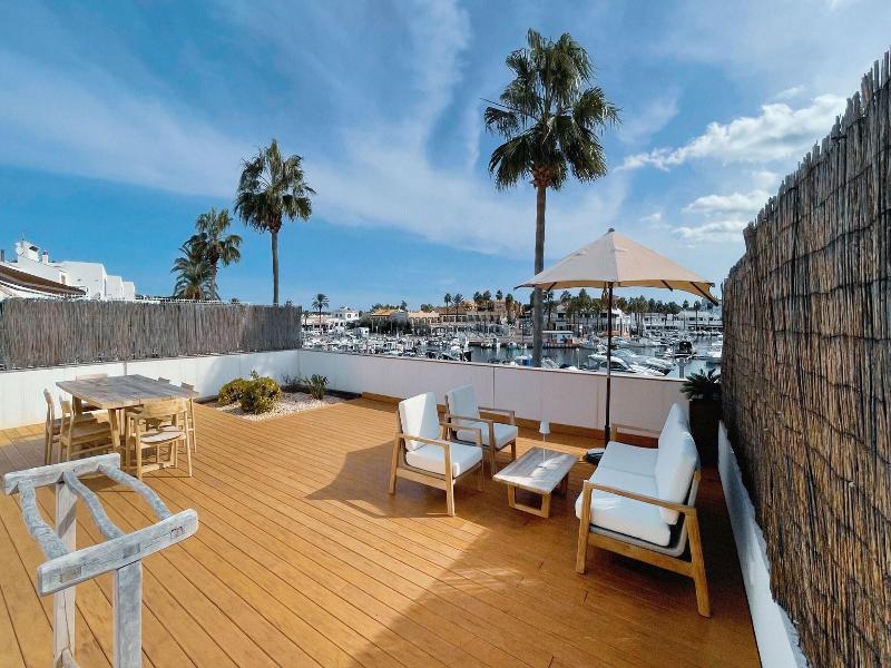 Lago Resort Menorca - Villas & Bungalows Del Lago image
