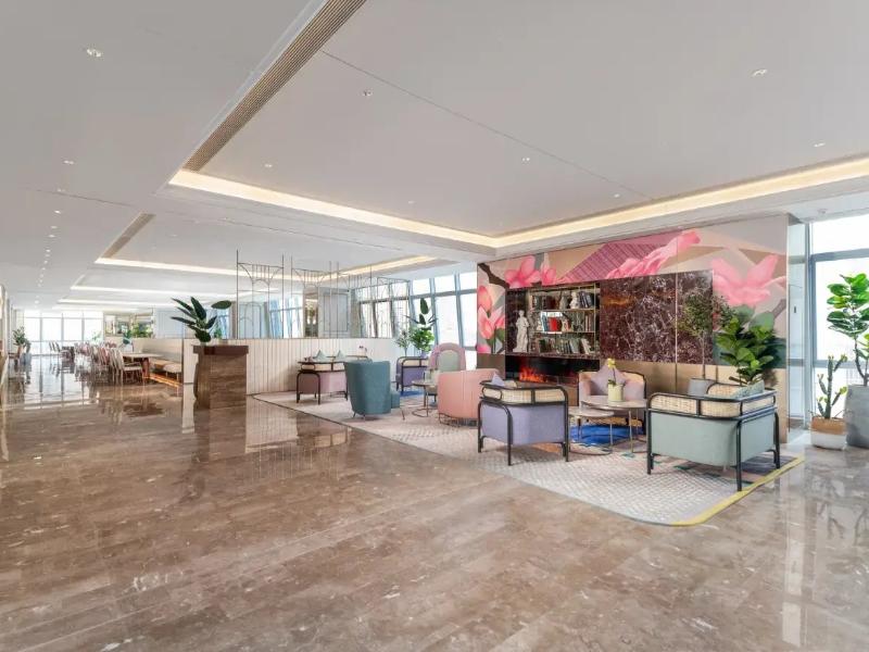 Mercure Guangzhou Tianhe Sports Center — view