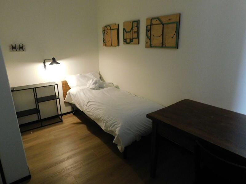 Piumaviola image