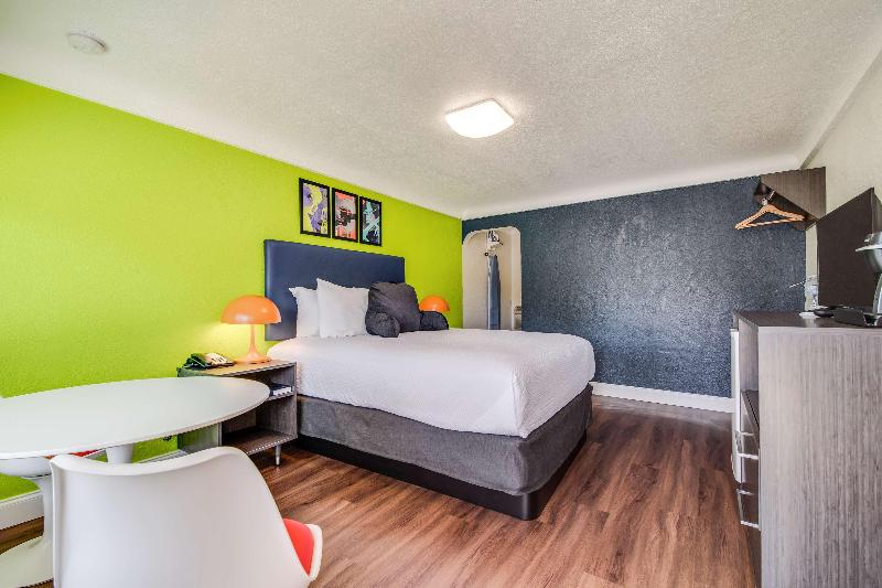 Signature Inn Eugene image