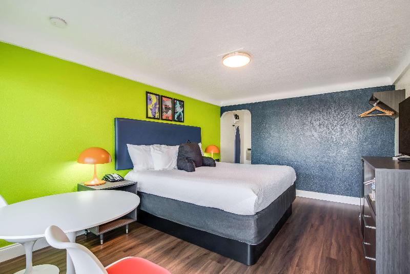 Signature Inn Eugene image
