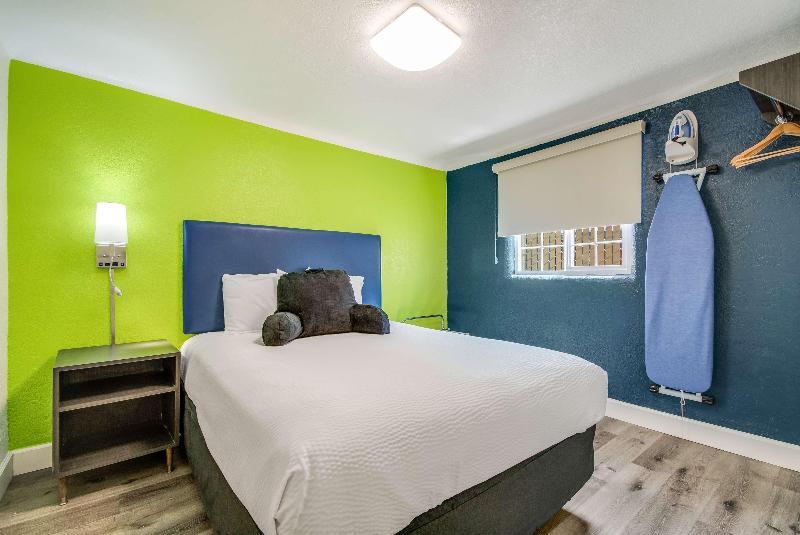 Signature Inn Eugene image
