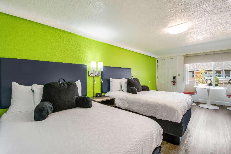 Signature Inn Eugene image