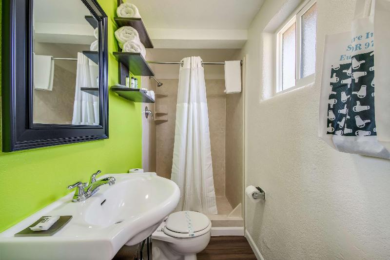 Signature Inn Eugene image