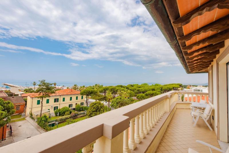 Hotel Belvedere image
