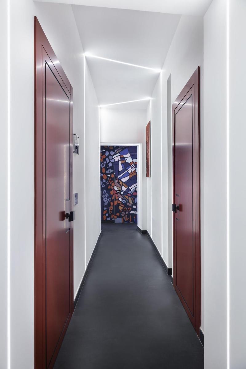 Demart Suites image