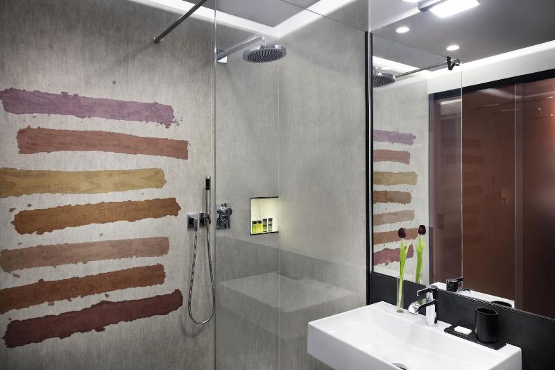 Demart Suites image