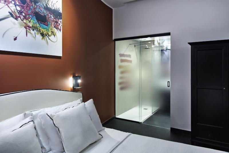 Demart Suites image