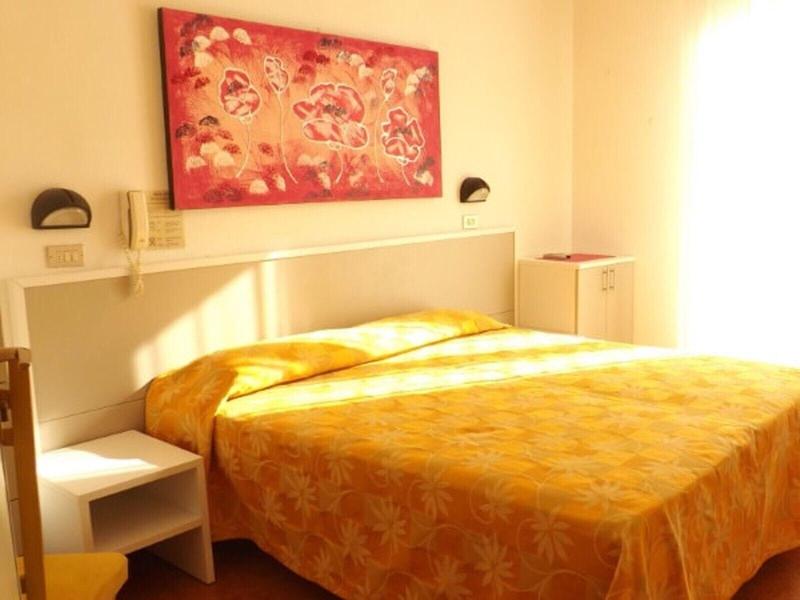 Hotel Alga image