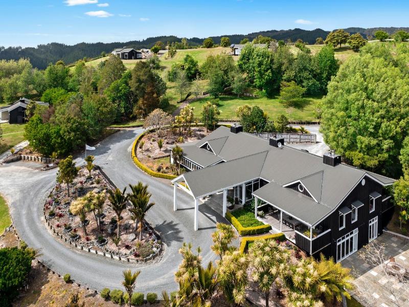 Woodhouse Mountain Lodge image