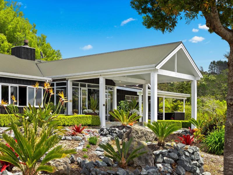 Woodhouse Mountain Lodge image