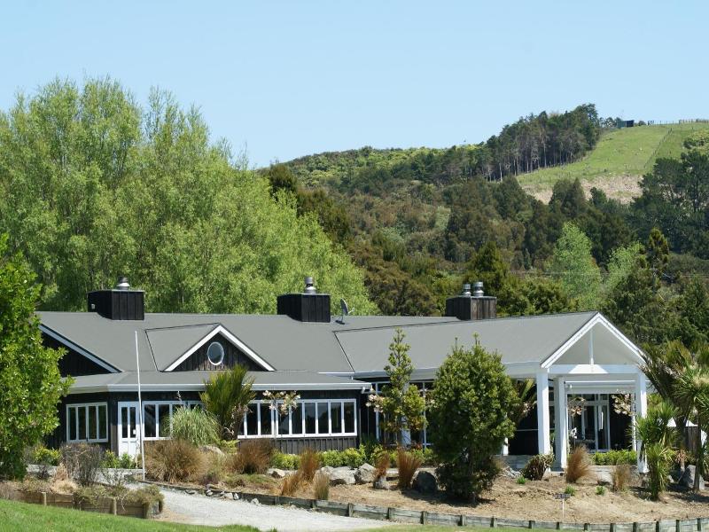 Woodhouse Mountain Lodge image