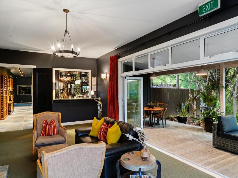 Woodhouse Mountain Lodge image