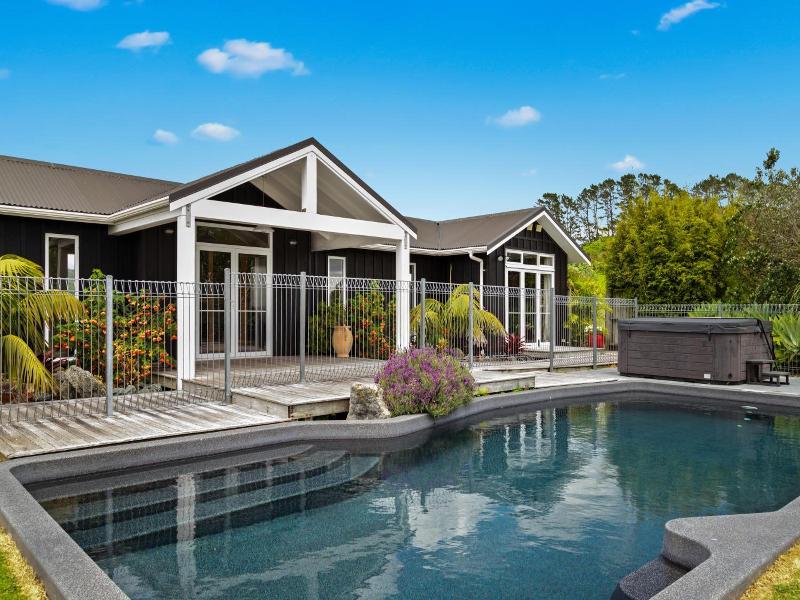 Woodhouse Mountain Lodge image