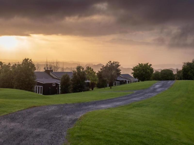Woodhouse Mountain Lodge image