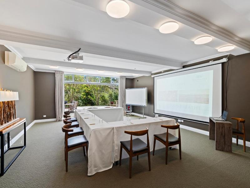 Woodhouse Mountain Lodge image