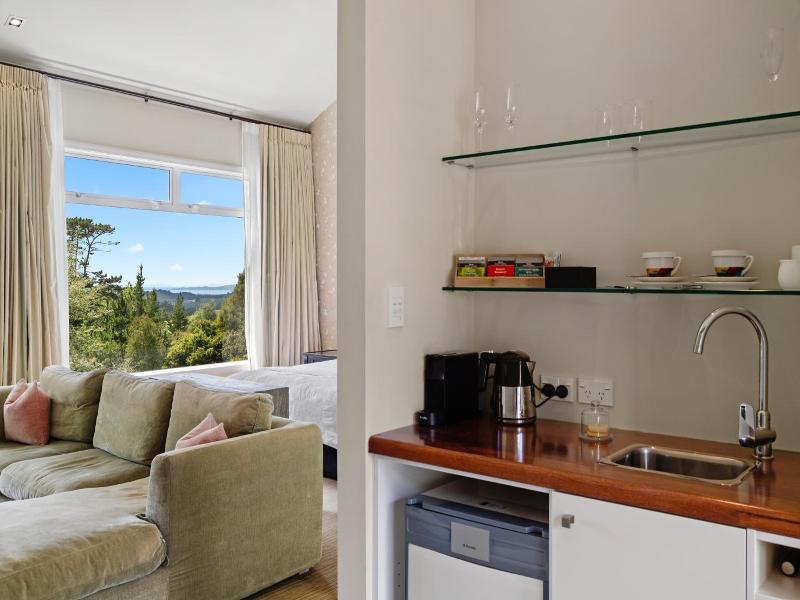 Woodhouse Mountain Lodge image