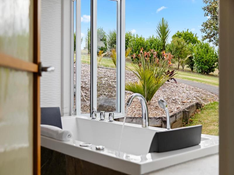 Woodhouse Mountain Lodge image