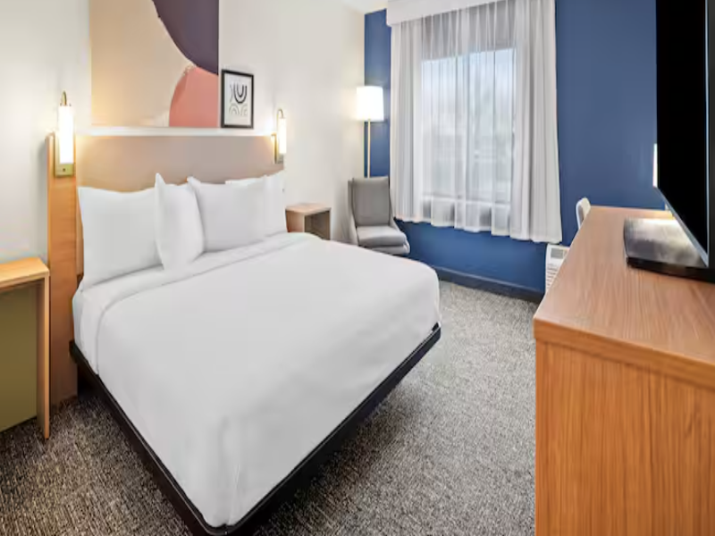 Spark by Hilton Bettendorf Quad Cities image