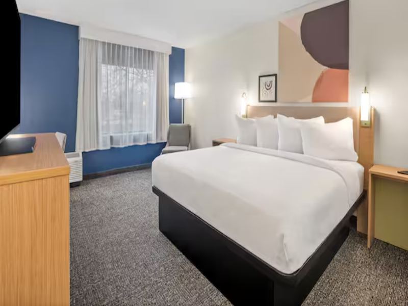 Spark by Hilton Bettendorf Quad Cities image
