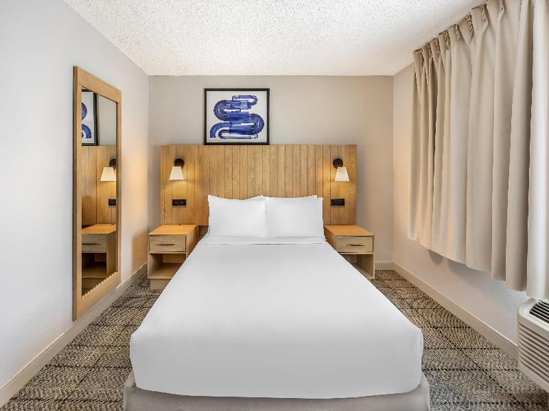 Sonesta Simply Suites Las Vegas image