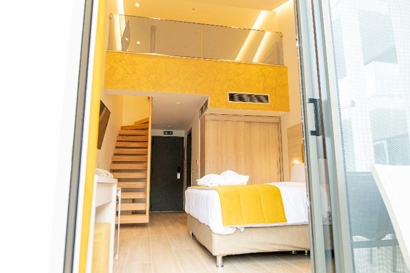 Mirror Hotel image
