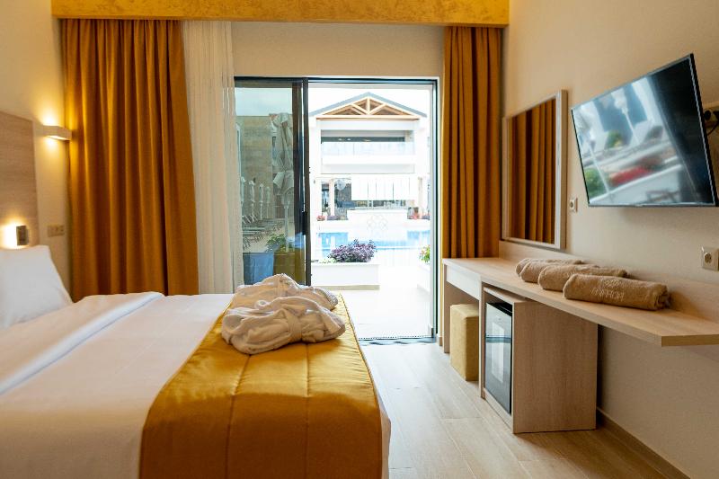 Mirror Hotel image