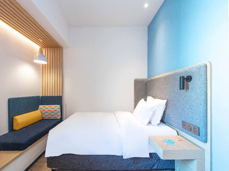 room detail thumbnail 1